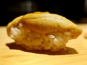 赤雲丹の握り