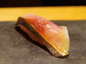 胡麻鯖の握り