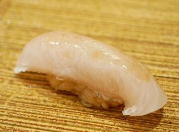 ein Foto von Große Bernsteinmakrele Sushi
