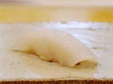 Knutschfleck Tintenfisch (Kaminari ika)